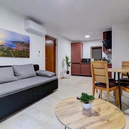 Rote Zora Apartment Senj  Bagian luar foto