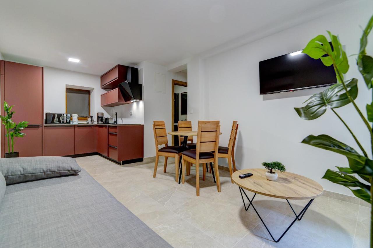 Rote Zora Apartment Senj  Bagian luar foto
