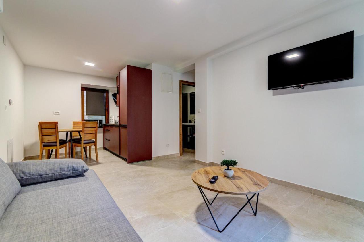 Rote Zora Apartment Senj  Bagian luar foto