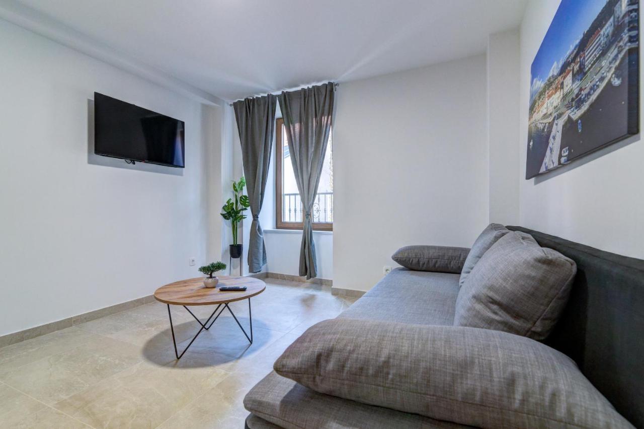 Rote Zora Apartment Senj  Bagian luar foto