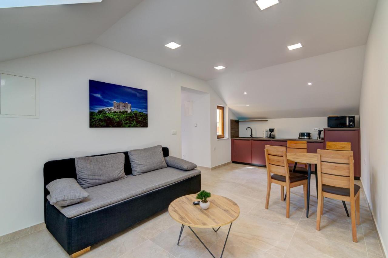 Rote Zora Apartment Senj  Bagian luar foto