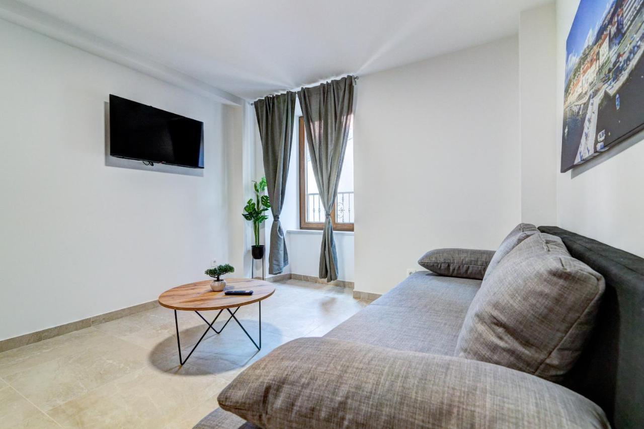 Rote Zora Apartment Senj  Bagian luar foto