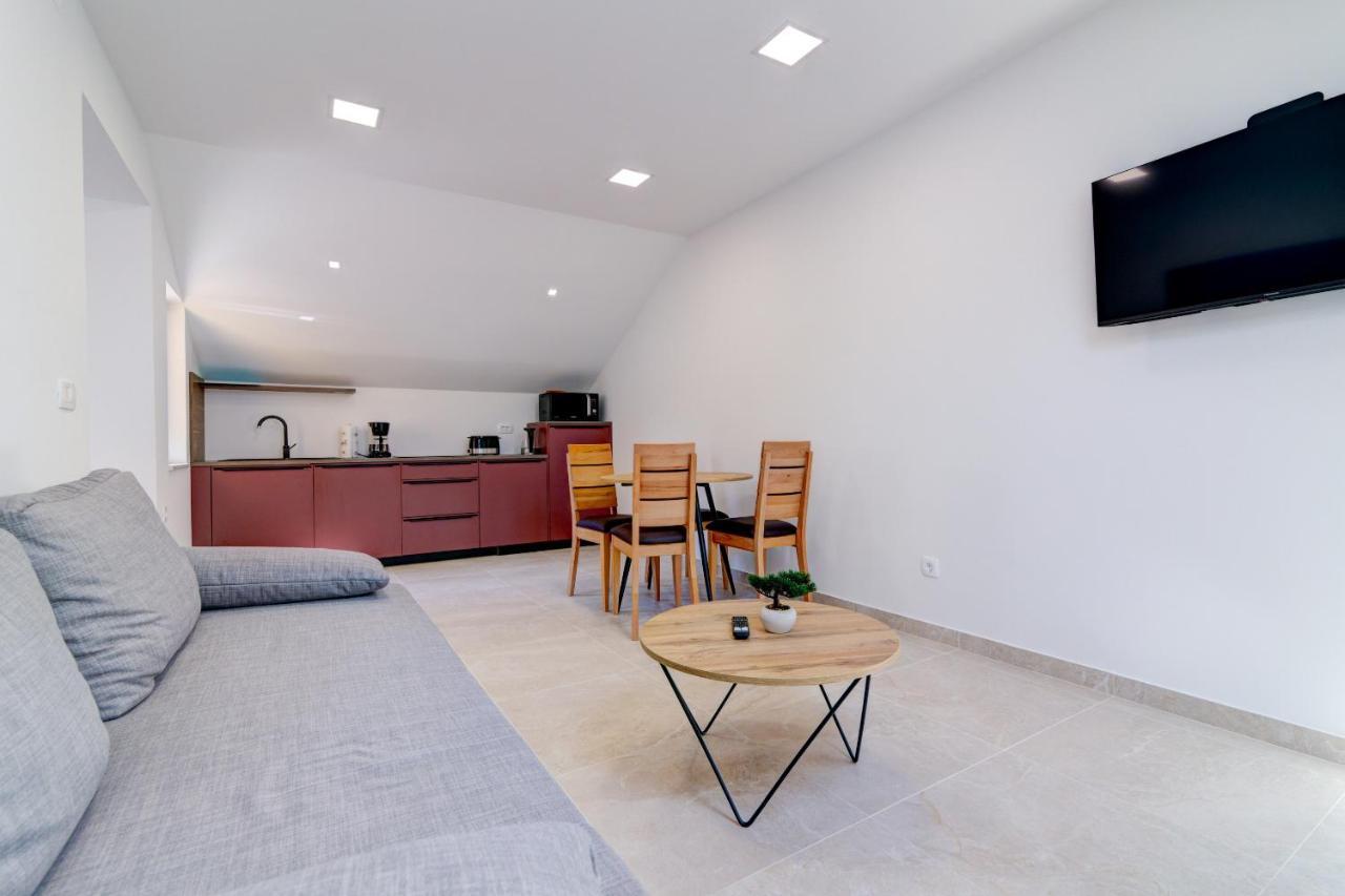 Rote Zora Apartment Senj  Bagian luar foto