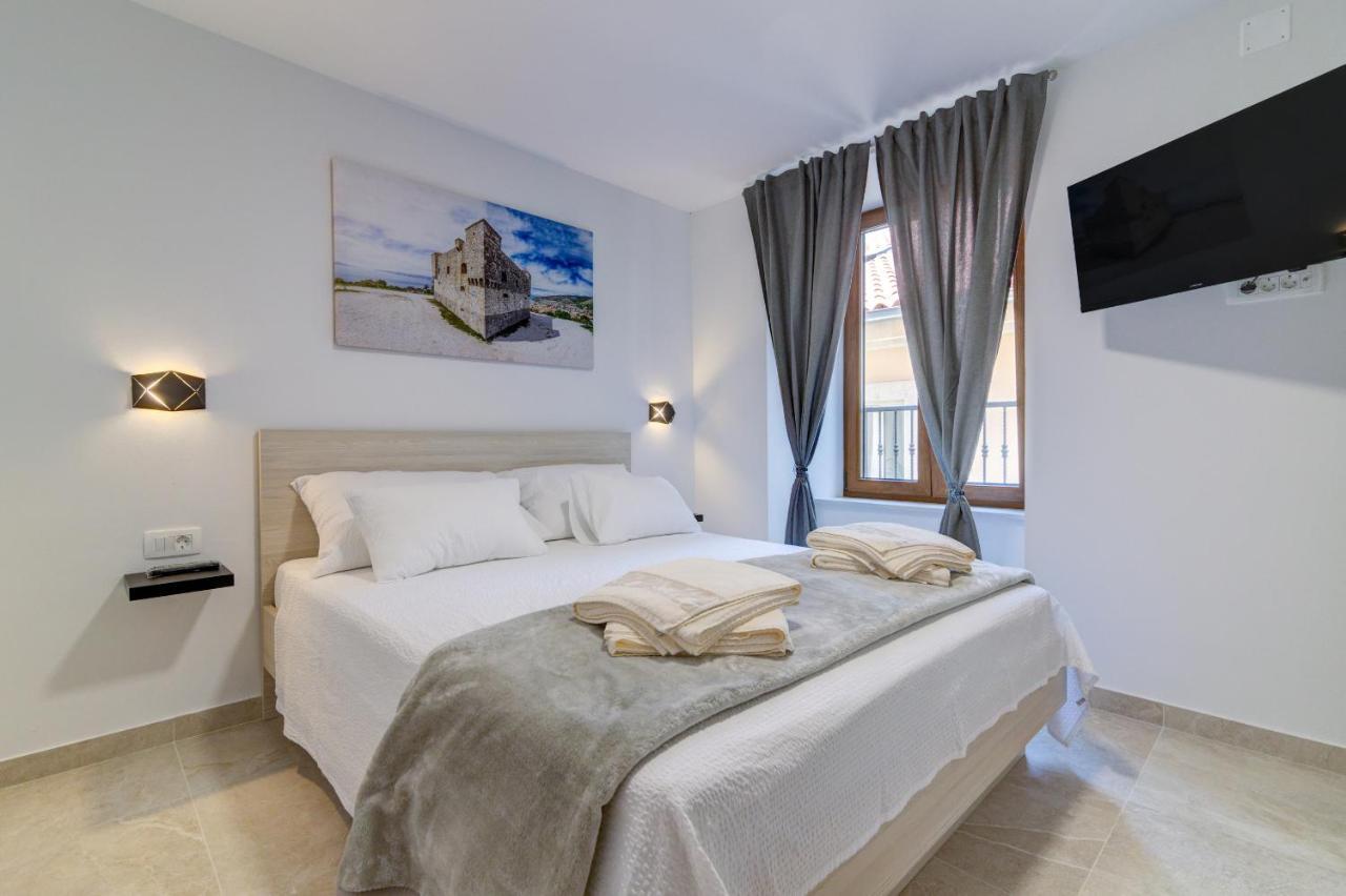 Rote Zora Apartment Senj  Bagian luar foto