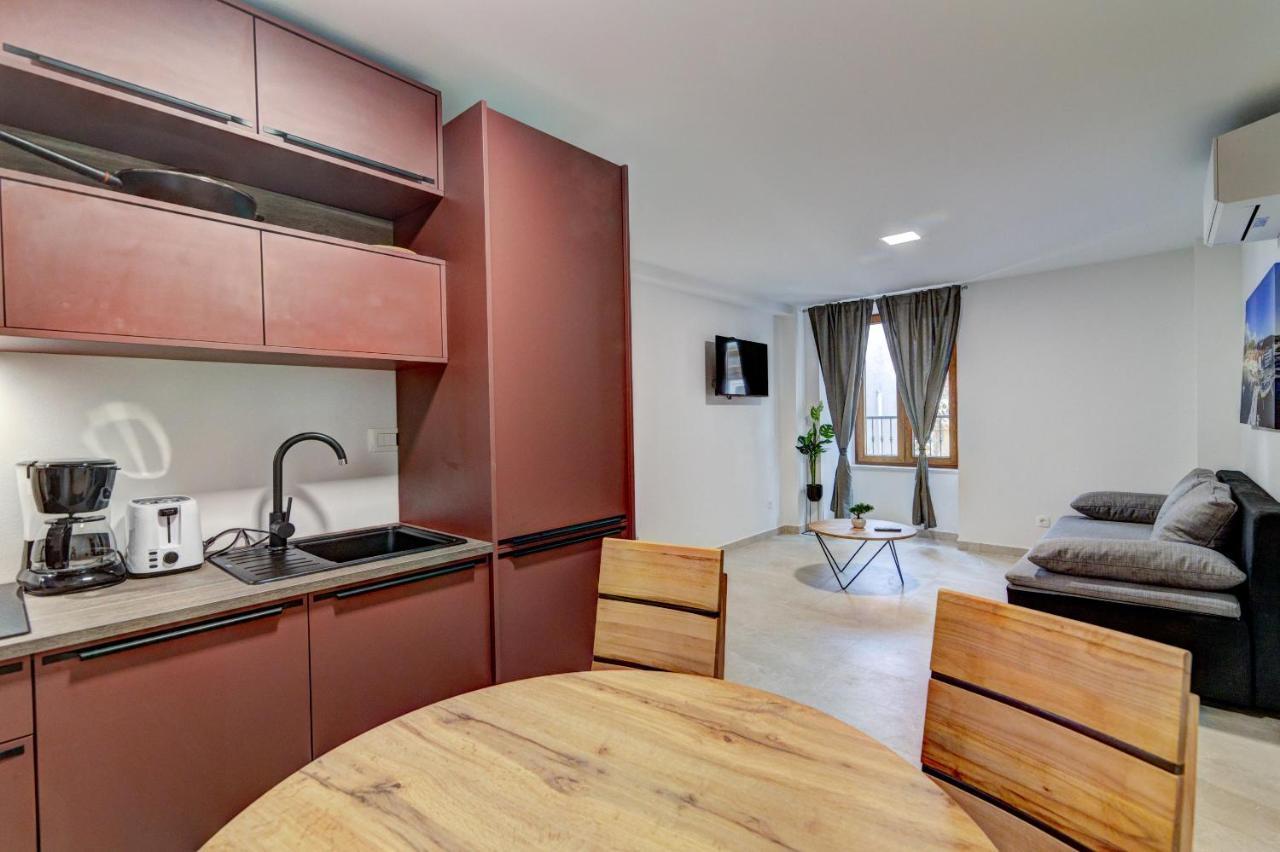 Rote Zora Apartment Senj  Bagian luar foto