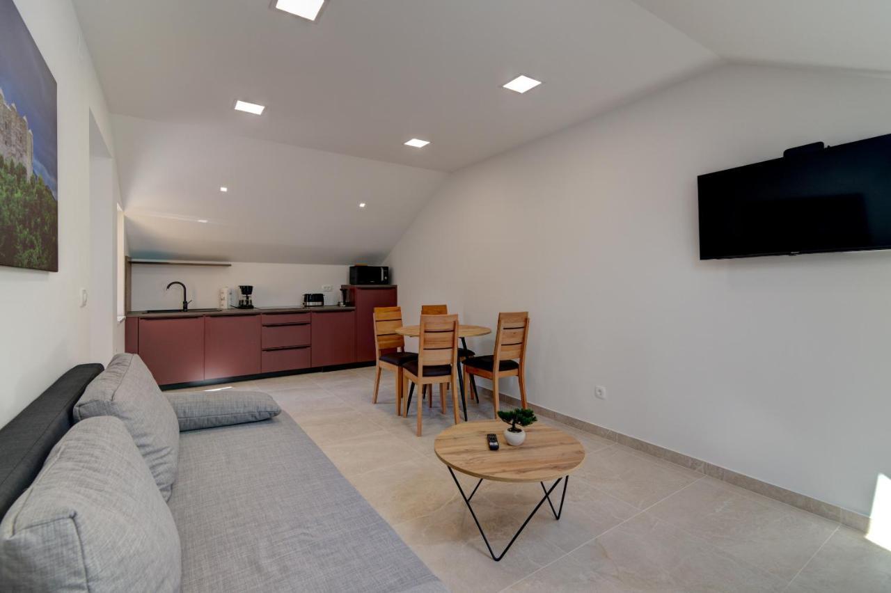 Rote Zora Apartment Senj  Bagian luar foto