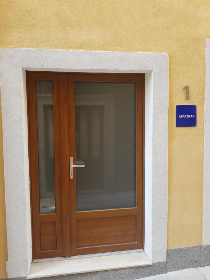 Rote Zora Apartment Senj  Bagian luar foto