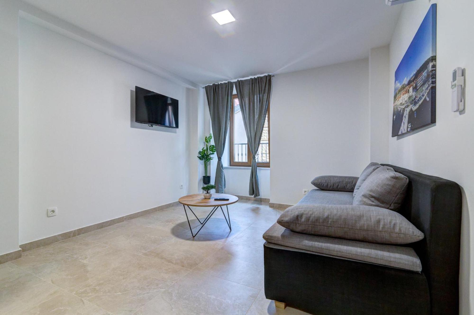 Rote Zora Apartment Senj  Bagian luar foto
